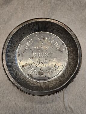 Vintage Table Talk Flaky Crust Pie Tin - Silver